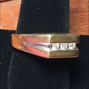 3 stone diamond gold ring